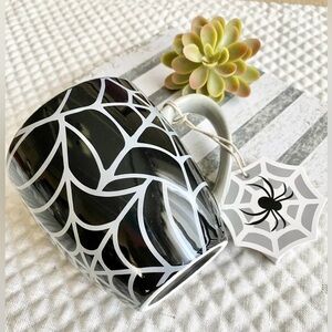 New XL Black Gray White Spider & Spiderweb Halloween Ceramic Coffee Tea Mug Cup